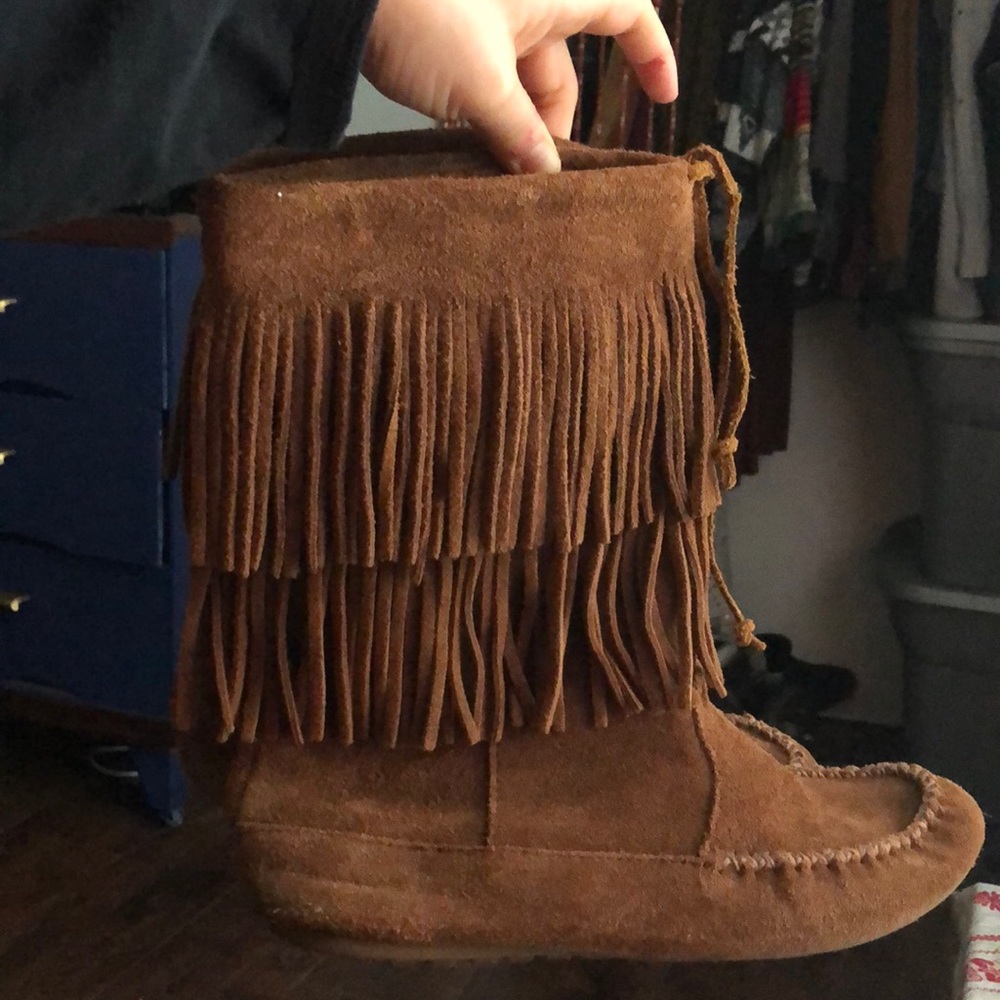 minnetonka boots